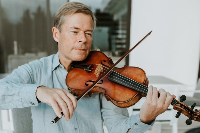 Violin Artist